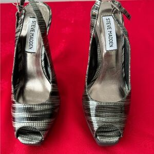 Steve Madden, Lightly Worn heels.  Size 5.5, Black and Silver